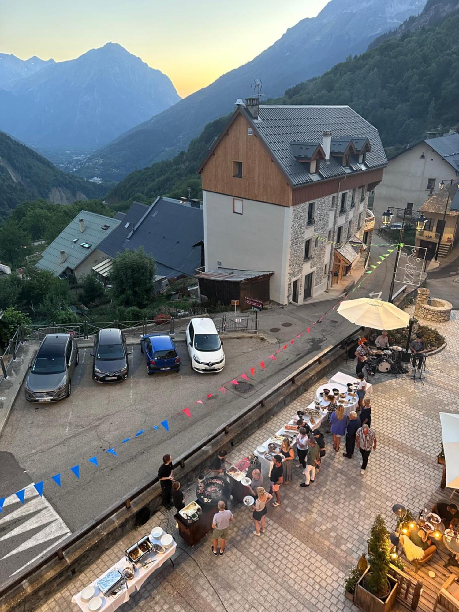 Hotel Le V De Vaujany Dış mekan fotoğraf